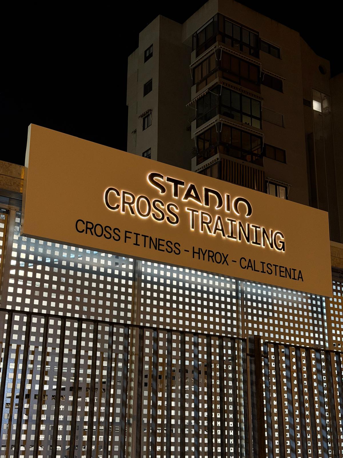 Rótulo fabricado para Stadio Cross Training